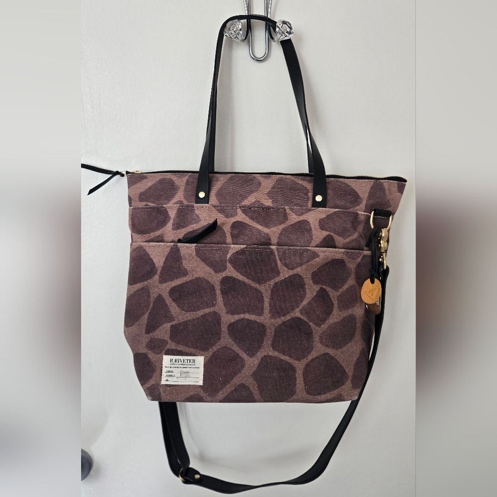 R. Riveter Ada large crossbody tote bag B rown giraffe mixed media canvas NWOT - Picture 1 of 9
